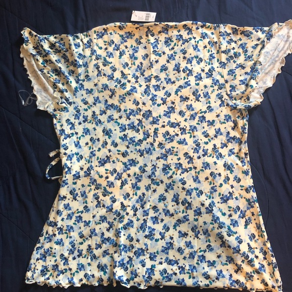 Lane Bryant floral blouse - Picture 4 of 5